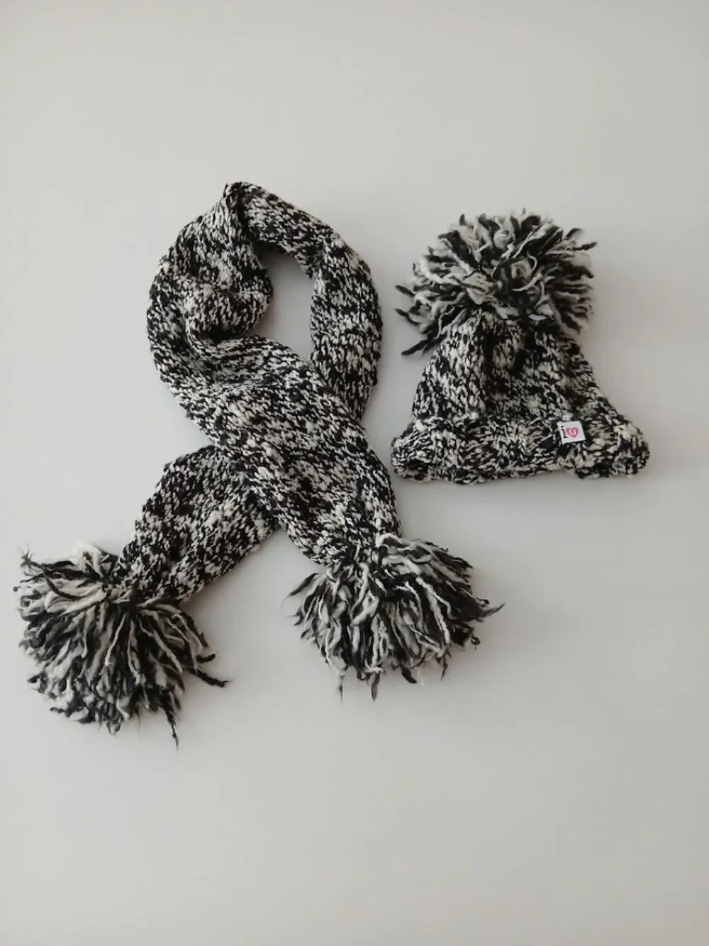 UNGARO Baby Hat & Scarf Set 6-12mo